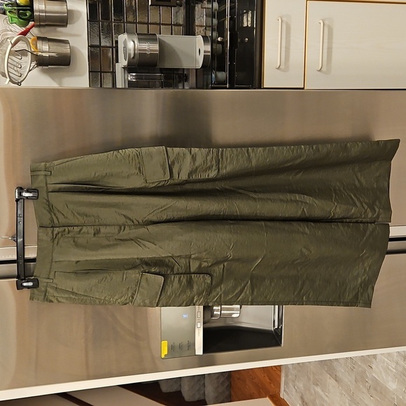 💕TIBI💕 Stella Crispy Nylon Pleated Cargo Pant ~ Army Green 8 NWT - Picture 8 of 15
